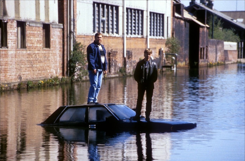 %title插图%num 光猪六壮士 蓝光原盘下载+高清MKV版/一脱到底/一路到底:脱线舞男 1997 The Full Monty 24.3G